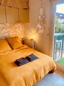 Quiet courtyard studio - terrace & private parking - Image 2