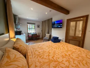 The Coach House - Image 4