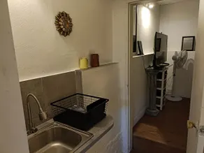 Independent apartment in a house - Image 5