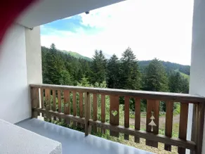 Resort View Apartment with Balcony, Parking & Ideal for 6 People - Image 5