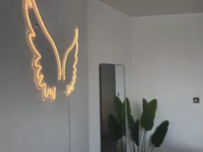 Stylish Groovy Central King Suite - Fast WiFi, Free Gym Access, Work Desk - Image 5