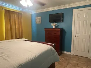 Cozy Family Home-Walking Distance to Texas A&M - Image 4