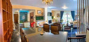 Sarakin's Mansion Luxury Retreat - Image 4