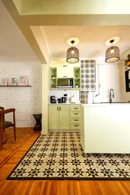 Luxe Heliopolis 2 BR Apt - Huge Patio Near Airport - Image 5
