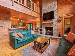 Falcon’s Nest-Spacious w/Spectacular Views!Hot Tub - Image 5