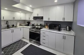 Entire 2BR Suite | Full Kitchen | Free Parking - Image 5