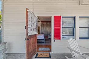 Best Location in Oriental, NC! King Room. - Image 3