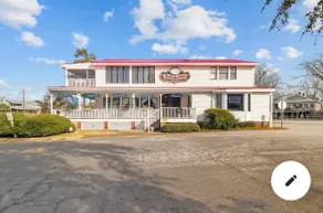 Best Location in Oriental, NC! King Room. - Image 5