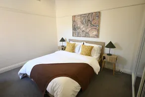3BR Glen Iris Gem – Sleeps 8, Near Train & Freeway - Image 5
