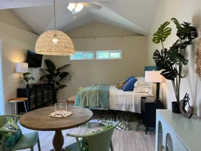 Palmy Jungalow, a Serene Studio - Image 5