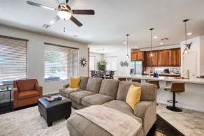 Close to Spring Tng/3 bathrm/4 bdrms/6 Beds(2king) - Image 4