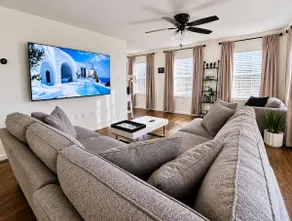 Spacious Home Near Boston Perfect For Groups! - Image 3