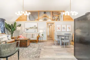 Charming Coastal Cottage: King bed+Loft+Firepit - Image 2