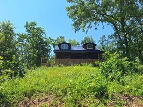 Rustic, Secluded log cabin w/ lake - Image 4