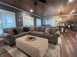 Luxury Lakefront Retreat overlooking Barren Lake - Image 3
