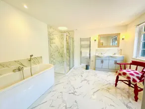 ‘Luxury’ newly renovated Villa, Bonchurch Village - Image 4