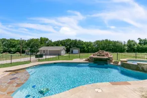 McKinney Private Guesthouse Pool • Smart TV • WiFi - Image 3