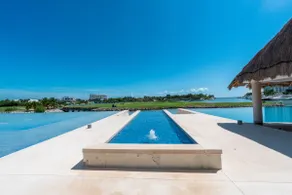 Marea Elite Ocean Front Suite - Image 2
