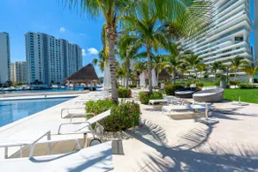 Marea Elite Ocean Front Suite - Image 4