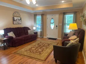 Tin Roof Retreat •Near Wild Adventures •3BR - Image 2