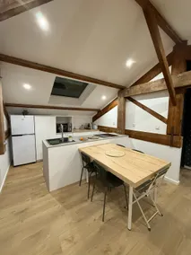 House with Hot Tub & Private Garden - Image 3