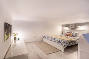 Quiet Cozy Art Apartment - City Center, Near Metro - Image 4