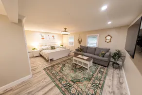 Extra large 1 bedroom apartment - Image 2