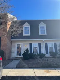 “Deacon Townhouse” 3 bedroom - Image 2