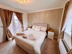 A luxury detached 4 bed home - Image 4