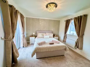 A luxury detached 4 bed home - Image 3