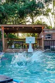 Farmhouse Oasis w Pool Heated Spa Treehouse and Game Room Located Centrally off I-4 - Image 5
