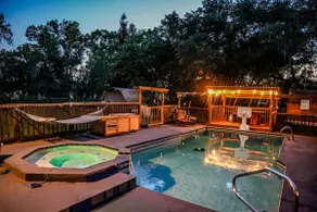 Farmhouse Oasis w Pool Heated Spa Treehouse and Game Room Located Centrally off I-4 - Image 2