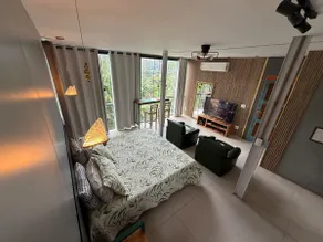 Loft with private hot tub and garden - Image 2