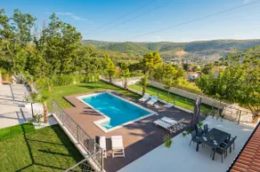 Villa Florinda with Pool and Prime Location near Split - Image 2