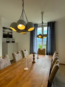 Beautiful House with Stunning Lake View - Image 2