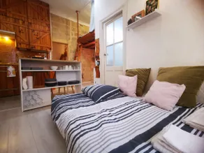 Cozy apartment in the historic heart of Montpellier - Image 5