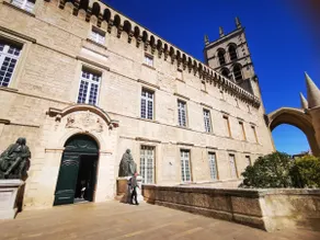 Cozy apartment in the historic heart of Montpellier - Image 3