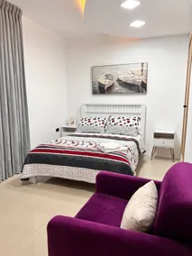 Elegant apartment with garage - Image 2