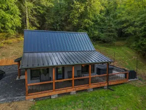 Hot Tub Bliss, Dream Cabin, Hikes & Stargazing! - Image 4