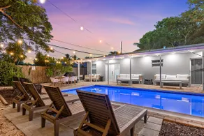 Charming Poolside Retreat with Lush Garden Oasis - Image 2