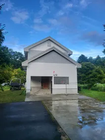 Enjoy a luxury time with a sauna and jacuzzi, bathing in the lake, and kayaking, all while having exclusive access to the shore of Lake Towada - Image 5