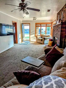 Cabin By The Lake - Image 3