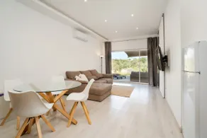 Country Retreat & Private Pool by Quinta da Alfarrobeira - Image 4