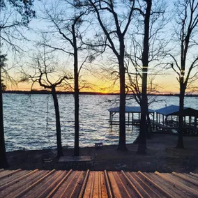 Lakeside Retreat - Image 2