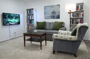 Book n’ Covers Airbnb - Image 3