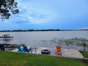 Lollygaggers Lakeside Retreat - Image 2