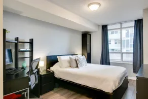 Luxury Condo | Fast WiFi | At Kipling Station - Image 4