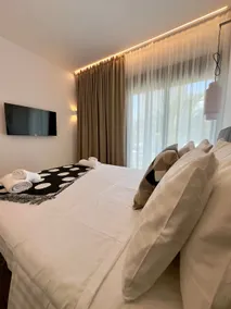 TT Luxury Homes I Anemoi - Luxe Stay Shared Pool & Gym - Image 3