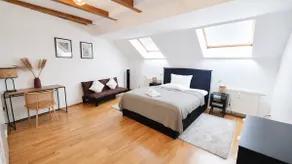 Sophisticated and spacious - Image 5
