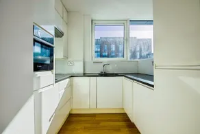 3BED PENTHOUSE NEAR LONDON CITY AIRPORT, O2 ARENA, LONDON EXCEL CENTRE with PARKING - Image 4